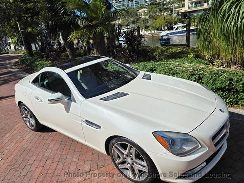 Used 2014 Mercedes-Benz SLK 250 image 23