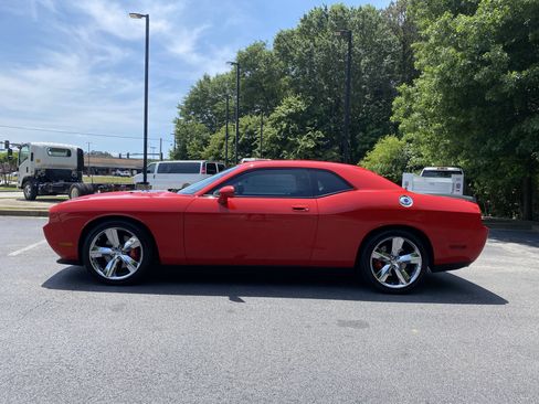 Used 2009 Dodge Challenger SRT8 w/ SRT Option Group II RWD image 6