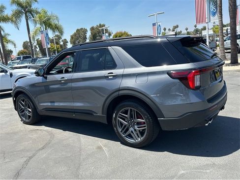 New 2025 Ford Explorer ST image 4