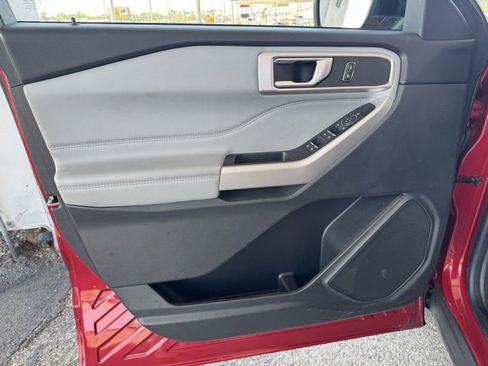 Used 2022 Ford Explorer XLT w/ Equipment Group 202A image 17