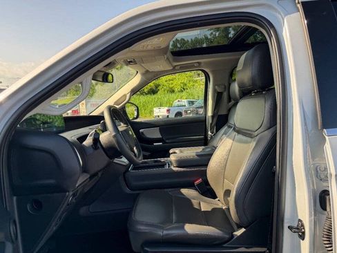 Used 2025 Ford Expedition Active AWD/4WD image 26