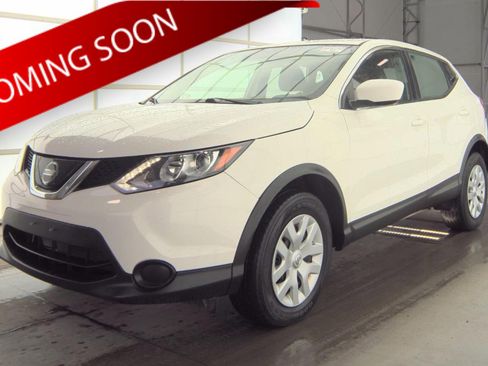 Used 2019 Nissan Rogue Sport S image 1