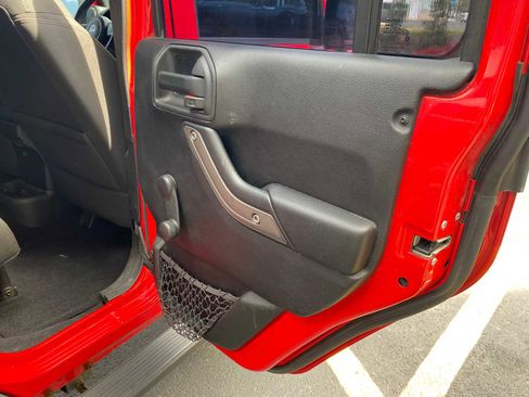 Used 2016 Jeep Wrangler Unlimited Sport AWD/4WD image 36