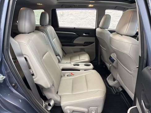 Used 2018 Toyota Highlander Limited Platinum image 48