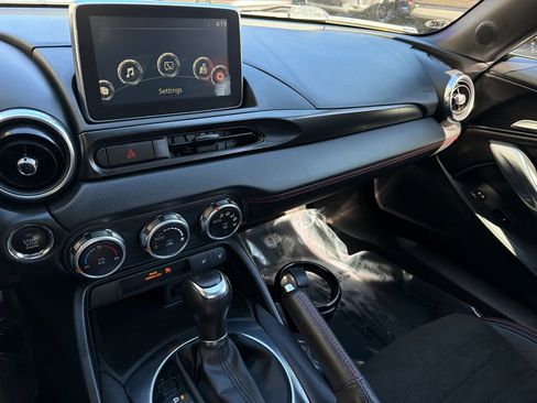 Used 2017 FIAT 124 Spider Abarth RWD image 21