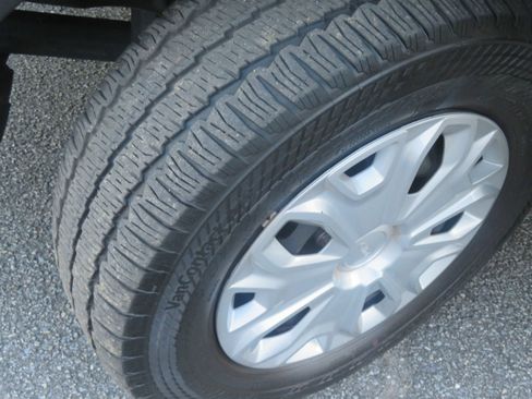 Used 2024 Ford Transit 350 XLT image 11