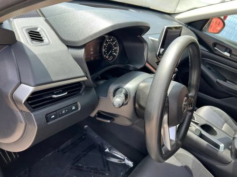 Used 2019 Nissan Altima 2.5 S FWD image 13