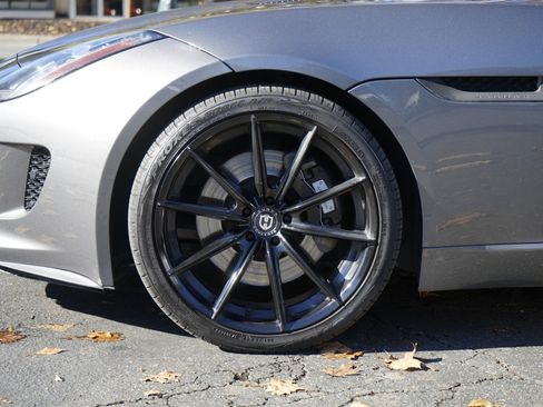 Used 2017 Jaguar F-TYPE Coupe image 12