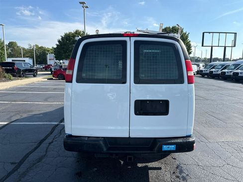 Used 2016 Chevrolet Express 2500 RWD image 7