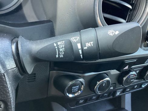 Used 2023 Toyota Tacoma TRD Off-Road image 27