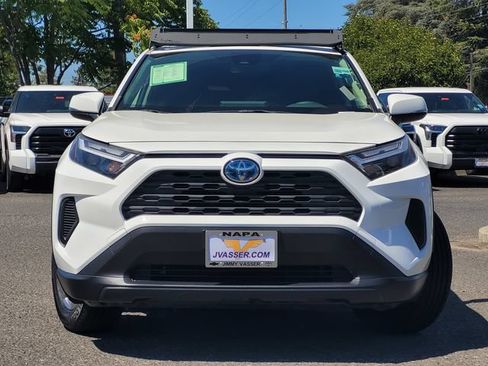 Certified 2022 Toyota RAV4 XLE w/ Convenience Package AWD/4WD image 3