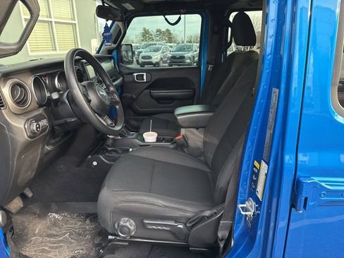 Used 2021 Jeep Gladiator Sport image 27
