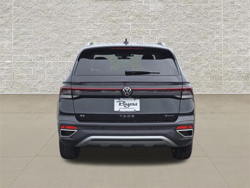 New 2026 Volkswagen Taos SE AWD/4WD image 6