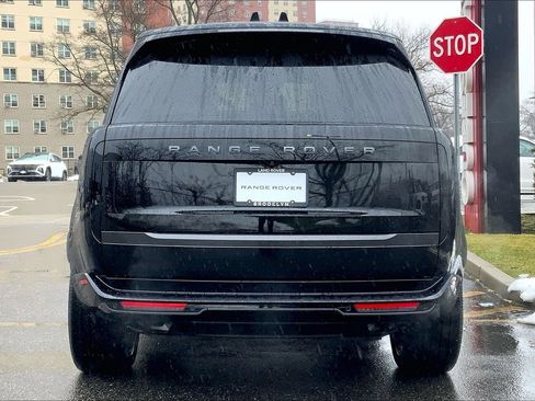 New 2026 Land Rover Range Rover SE image 4