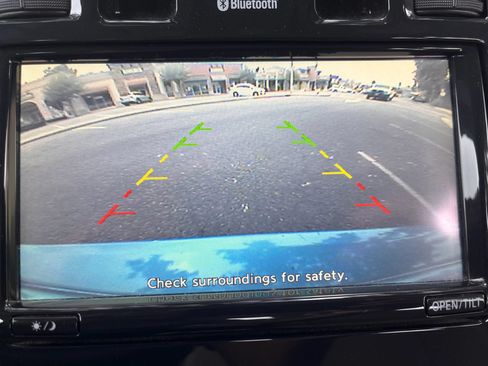 Used 2011 Nissan Leaf SL FWD image 18