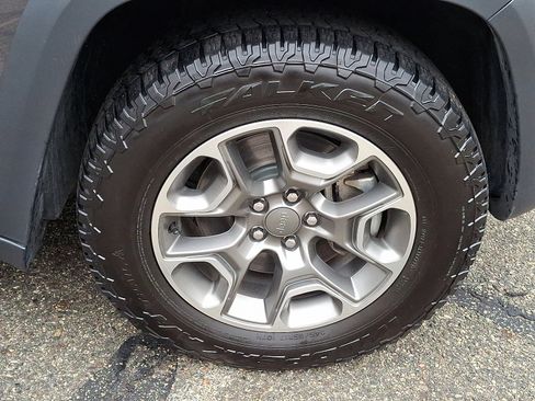 Certified 2020 Jeep Cherokee Trailhawk w/ Cold Weather Group image 10