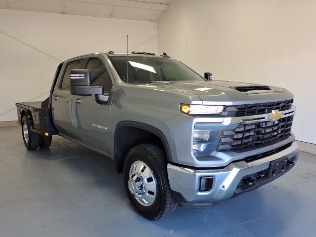 Used 2026 Chevrolet Silverado 3500 LT w/ Convenience Package AWD/4WD image 1