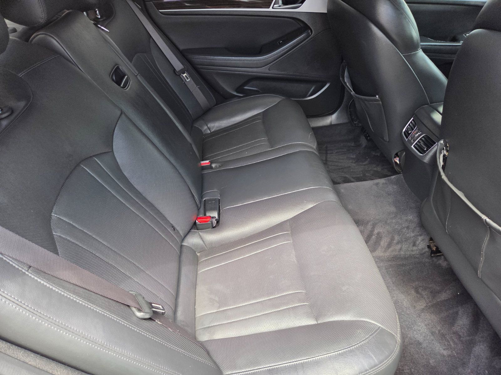 Used 2015 Hyundai Genesis 3.8 RWD image 11