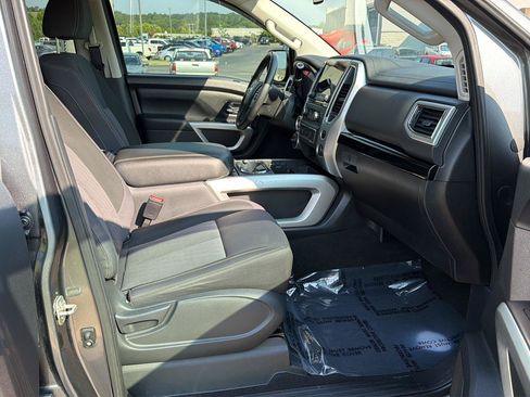 Used 2021 Nissan Titan SV w/ SV Convenience Package AWD/4WD image 13