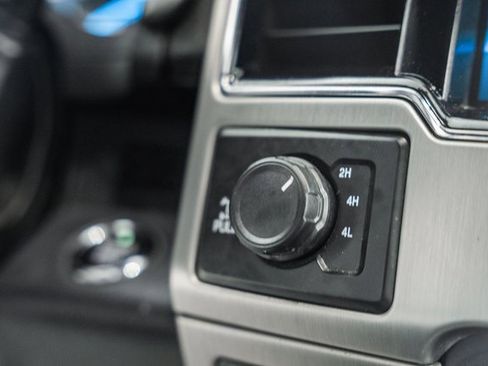 Used 2022 Ford F350 Platinum w/ Tremor Off-Road Package image 34