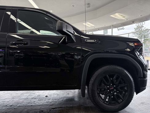 Used 2025 GMC Sierra 1500 Elevation image 9