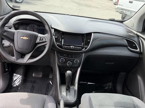 Used 2017 Chevrolet Trax LS FWD image 6