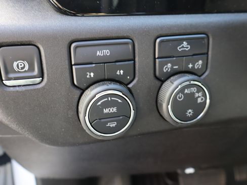 Certified 2025 Chevrolet Silverado 1500 LT image 19