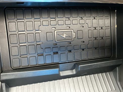 Certified 2024 Ford Expedition Limited image 32