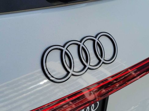 Certified 2025 Audi Q5 Premium Plus w/ Premium Plus AWD/4WD image 10