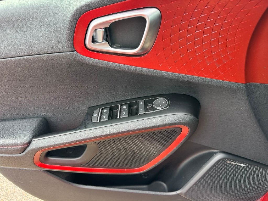 Used 2024 Kia Soul GT-Line w/ GT-Line Technology Package FWD image 19