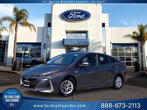 Used 2021 Toyota Prius Prime XLE FWD image 1