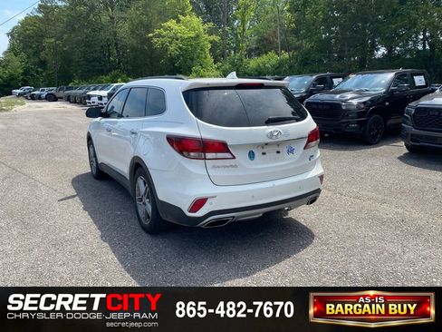 Used 2017 Hyundai Santa Fe FWD image 7
