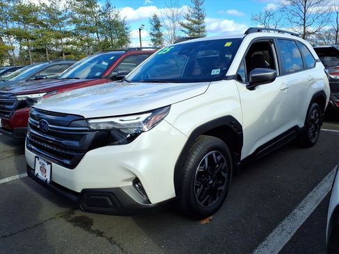 Certified 2025 Subaru Forester Premium image 2