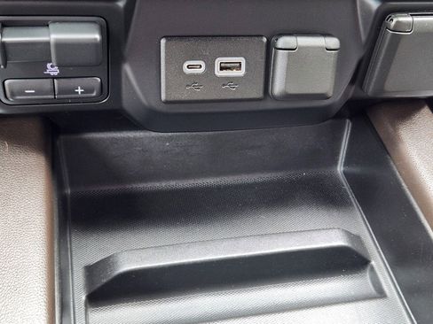 Used 2019 Chevrolet Silverado 1500 LT Trail Boss AWD/4WD image 16