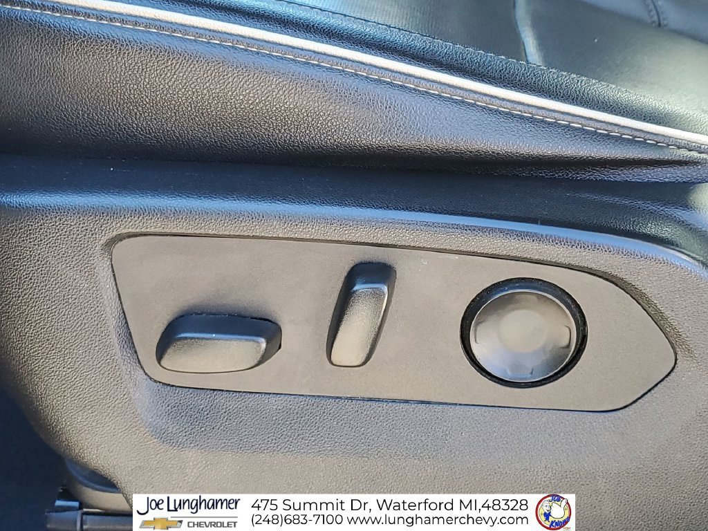 Used 2022 Chevrolet Suburban Premier AWD/4WD image 35