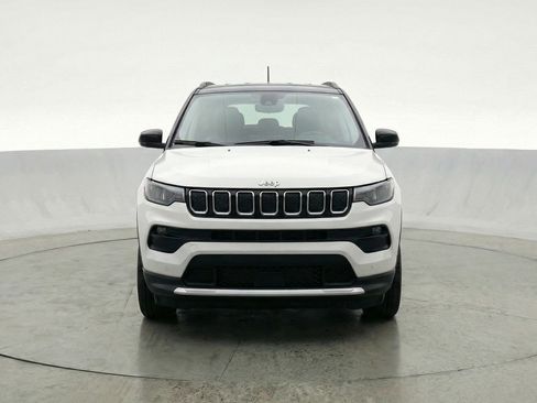 Used 2025 Jeep Compass Limited AWD/4WD image 2