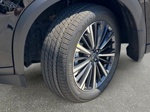 New 2026 Nissan Pathfinder Platinum FWD image 30