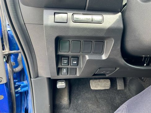 Used 2024 Nissan Frontier SV AWD/4WD image 10