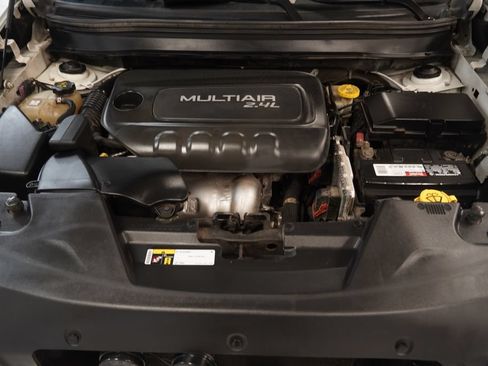Used 2015 Jeep Cherokee Sport w/ Sport Appearance Group FWD image 38
