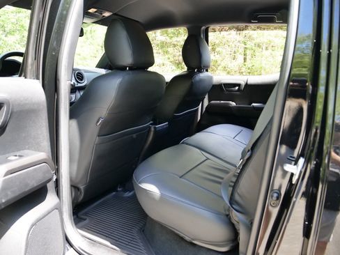 Used 2022 Toyota Tacoma TRD Sport AWD/4WD image 23