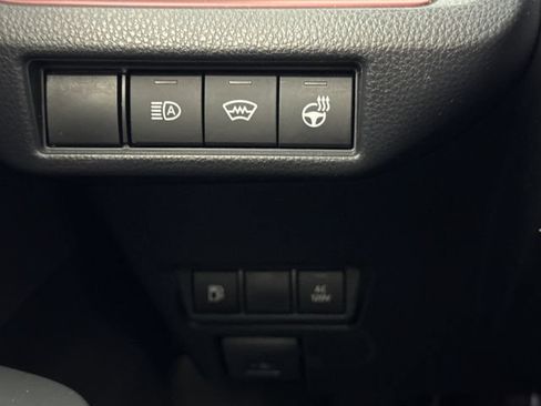 Used 2024 Toyota Prius Prime FWD image 39