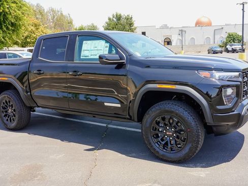 New 2026 GMC Canyon Elevation w/ Convenience Package RWD image 6