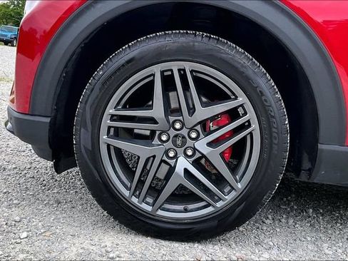 Used 2025 Ford Explorer ST-Line w/ ST-Line Street Pack AWD/4WD image 8