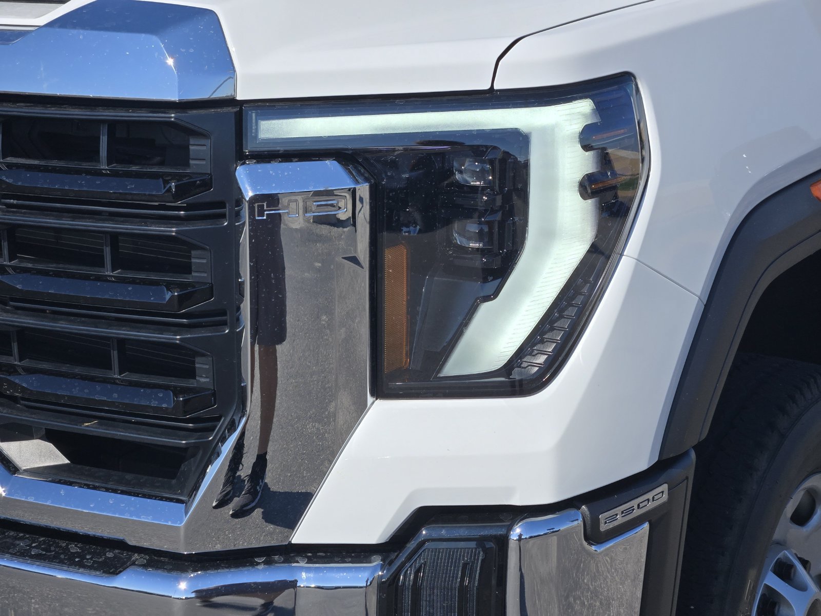Used 2025 GMC Sierra 2500 Pro w/ Convenience Package AWD/4WD image 11