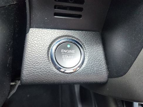 Used 2019 Ford Expedition XLT w/ Equipment Group 202A AWD/4WD image 20