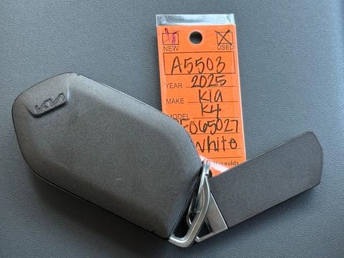 Used 2025 Kia K4 FWD image 40