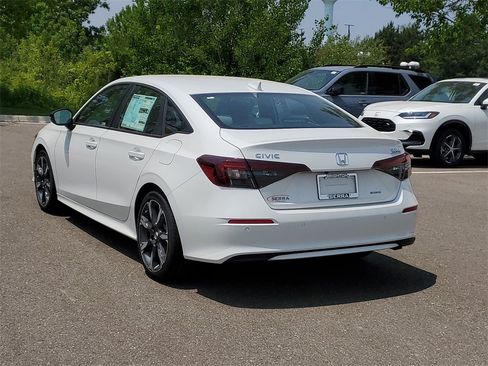 New 2025 Honda Civic Sport Touring image 2