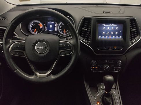 Used 2021 Jeep Cherokee Latitude Lux FWD image 22
