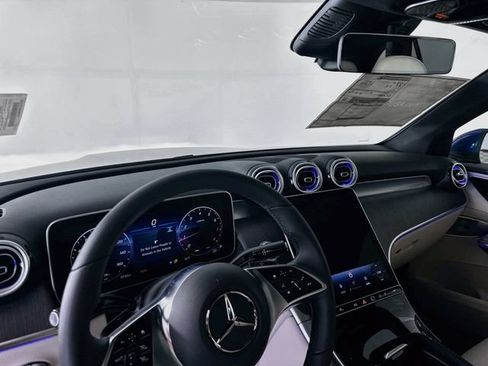Used 2026 Mercedes-Benz GLC 300 image 9