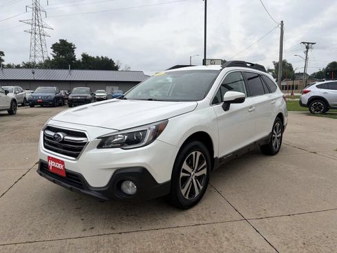 Used 2019 Subaru Outback 2.5i Limited AWD/4WD image 3